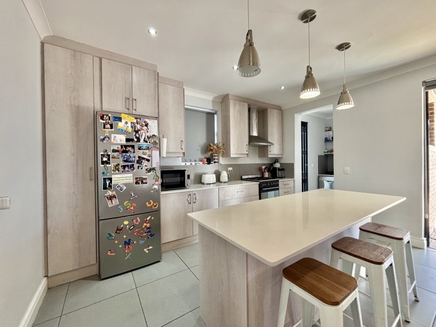 To Let 3 Bedroom Property for Rent in Vierlanden Western Cape